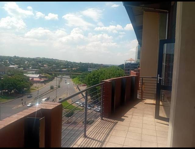 3 BEDROOM APARTMENT FOR SALE IN BRAAMFONTEIN WERF